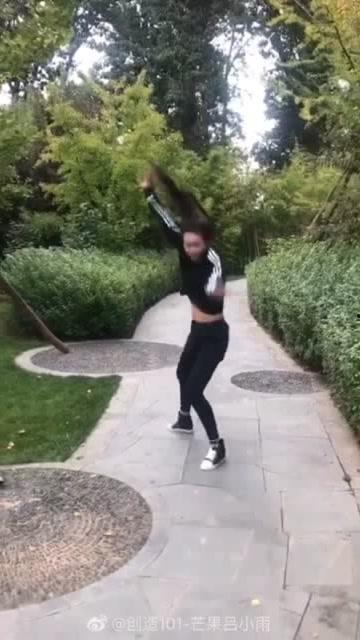 翻跟头视频,一招一式尽显身手