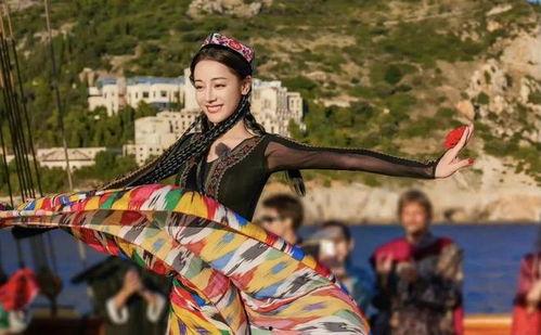 迪丽热巴跳新疆舞视频,舞动民族风情