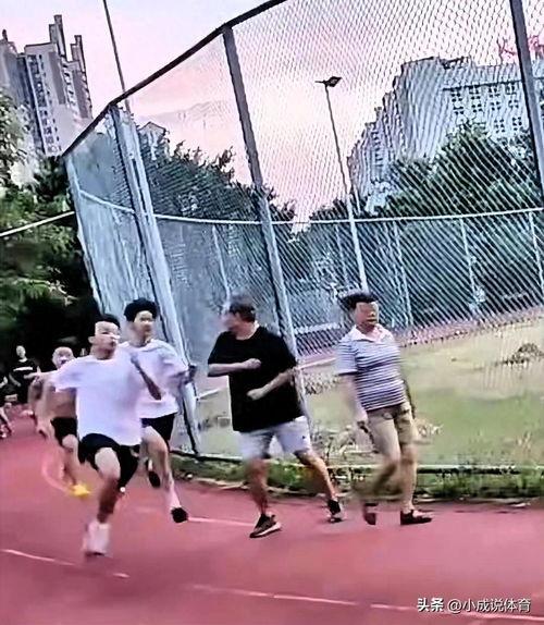 学生跑步视频,跑步视频中的青春活力瞬间
